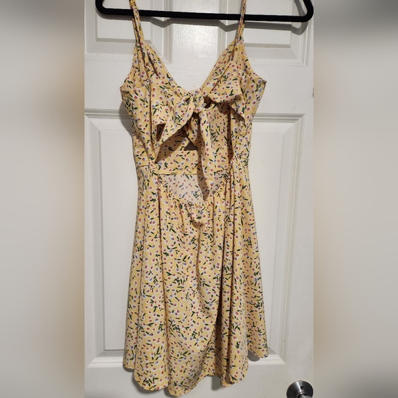 Shein Yellow Floral Mini Sundress with Tie-back and Cutout in Front - Picture 2 of 5